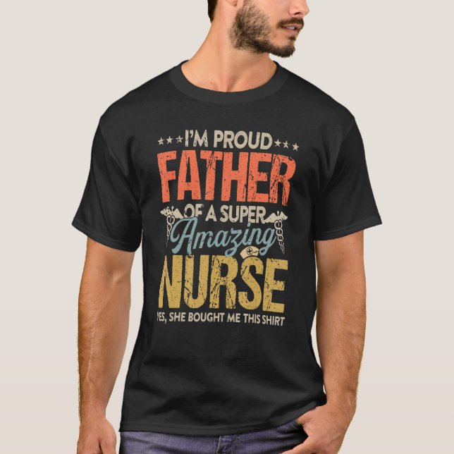 Camiseta Mens Minha Enfermeira Favorita Me Chama De Filha P (Frente)