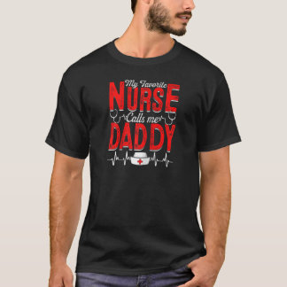 Camiseta Mens Minha Enfermeira Favorita Me Chama De Pai Enf
