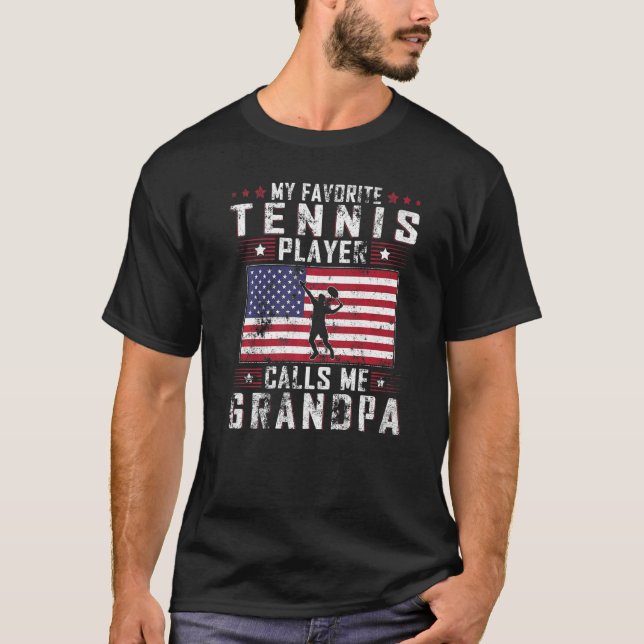 Camiseta Mens My Favorite Tennis Player Calls Me Grandpa Fa (Frente)