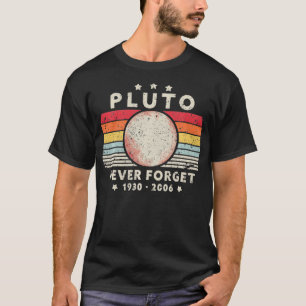 Camiseta Mens Never Forget Pluto Planet Retro Style Funny S