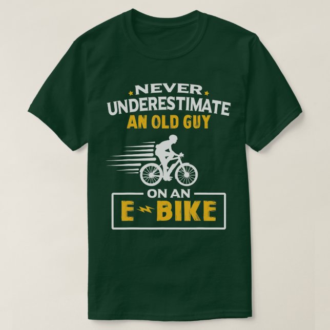 Camiseta Mens Never Underestimate An Old Guy On An EBike Bi (Frente do Design)