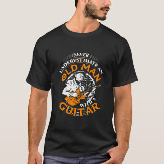 Camiseta Mens Nunca Subestimam O Velho Com Violão