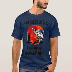 Camiseta Mens Nunca Subestimam Um Homem Adora Nascer De Pes