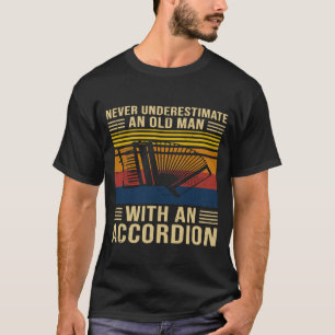 Camiseta Mens Nunca Subestimam Um Velho Com Um Acordo