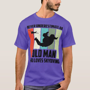 Camiseta Mens Nunca Subestimam Um Velho Que Ama Skyd