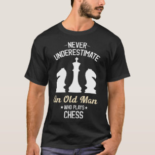 Camiseta Mens Nunca Subestimam Um Velho Que Joga Ches