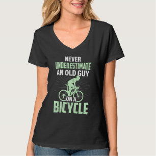 Camiseta Mens Nunca Subestimam Uma Cara Antiga Em Uma Bicic