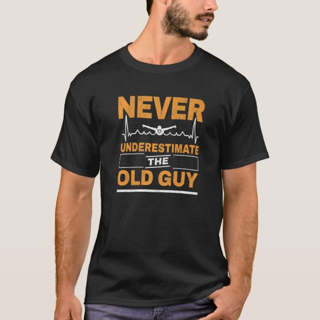 Camiseta Mens Old Guy Swim Athlete Grandfather Swimmer Gran (Frente)
