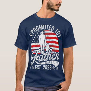 Camiseta Mens Patriotic Promoted To Father Est 2023 America