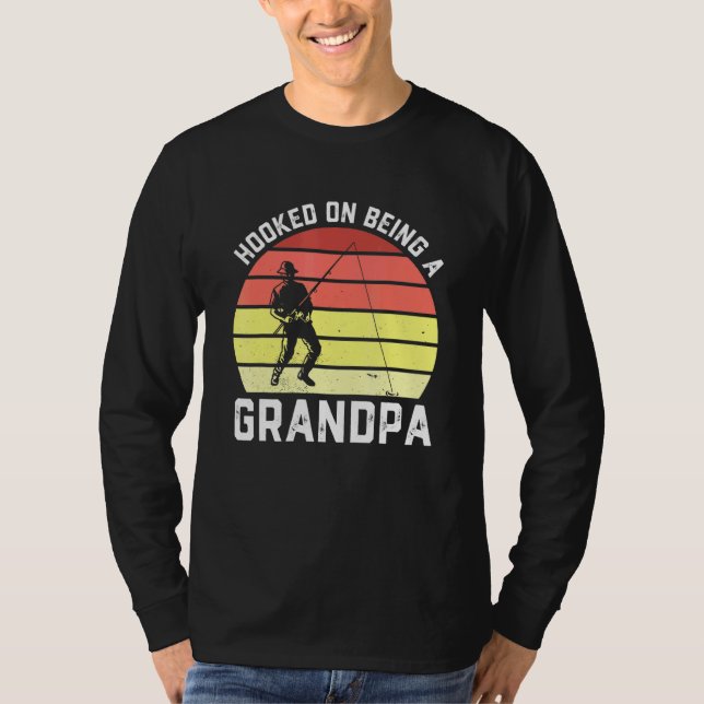 Camiseta Mens Pescarando Vovô Pescador Vestido Por Ser Um G (Frente)