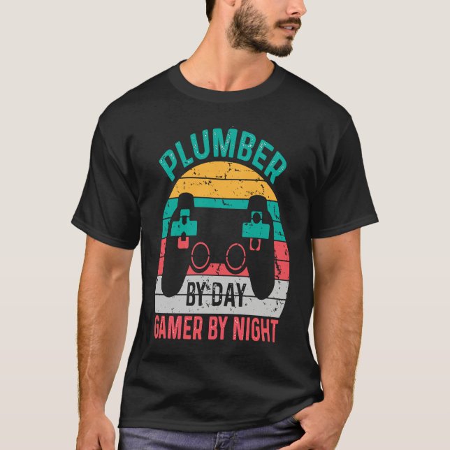 Camiseta Men's  Plumber By Day Gamer By Night (Frente)