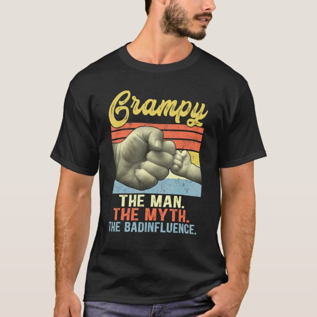 Camiseta Mens Pregam O Homem O Mito A Má Influência Gorda (Frente)