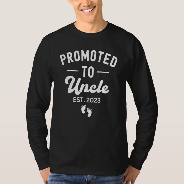 Camiseta Mens Promoted to Uncle 2023 Pregnancy Announcement (Frente)