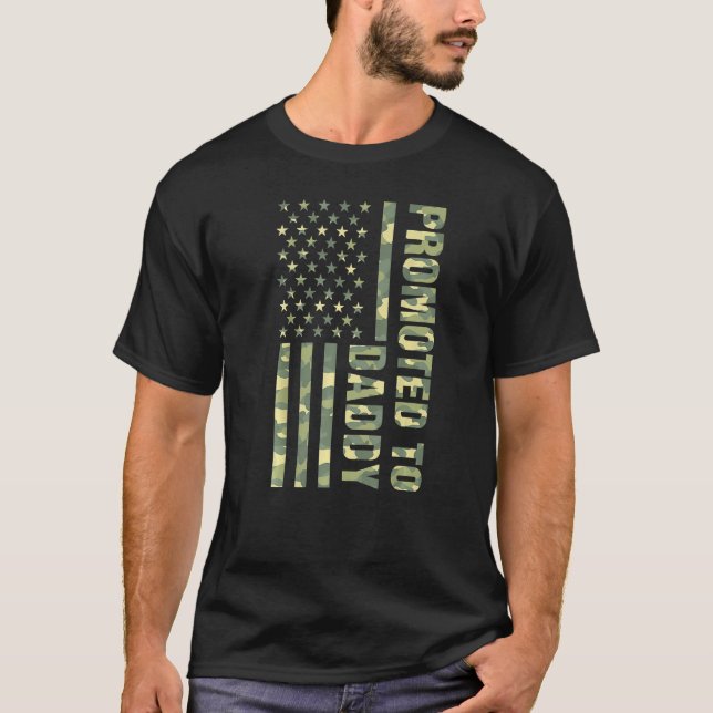 Camiseta Mens Promovidos Aos Pais Pais Da Camo Flag America (Frente)
