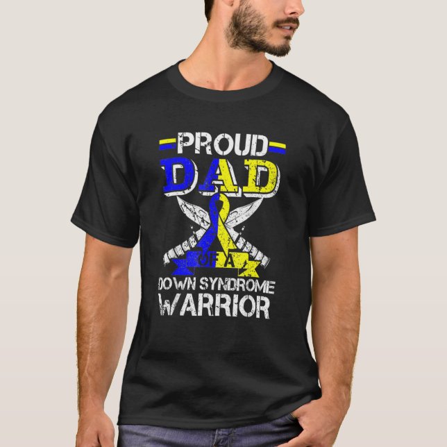 Camiseta Mens Proud Dad Of A Down Syndrome Warrior Costume  (Frente)