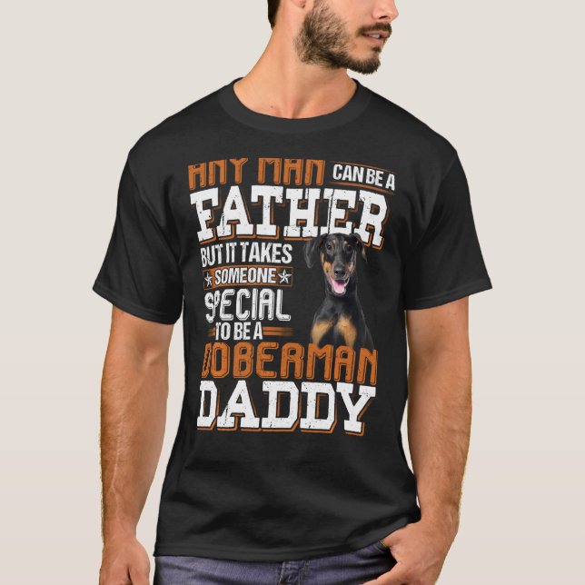 Camiseta Mens Qualquer Homem Pode Tornar-Se Um Doberman Esp (Frente)