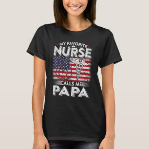 Camiseta Mens Retro Minha Enfermeira Favorita Me Chama Papa