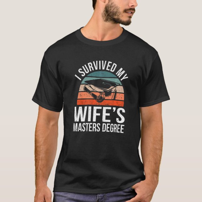 Camiseta Mens Retro Sobrevivi ao Mast de Mestrado da Minha  (Frente)
