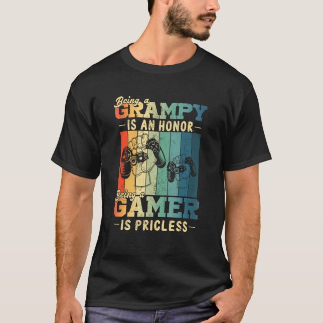 Camiseta Mens Sendo Grampy É Um Pecado Gamer Grampy Pai (Frente)