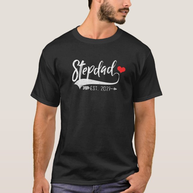 Camiseta Mens Stepdad Est. 2021 "Heart Fathe" (Frente)
