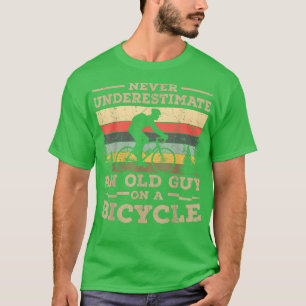 Camiseta Mens Vintage Nunca Subestima Uma Cara Antiga Em Um