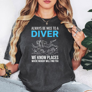 Camiseta Mergulhador de Escafandro Divertido Sempre Seja Le