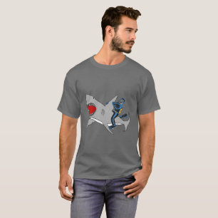 Camiseta Mergulho Scuba Diver Dirigindo um Tubarão Branco 