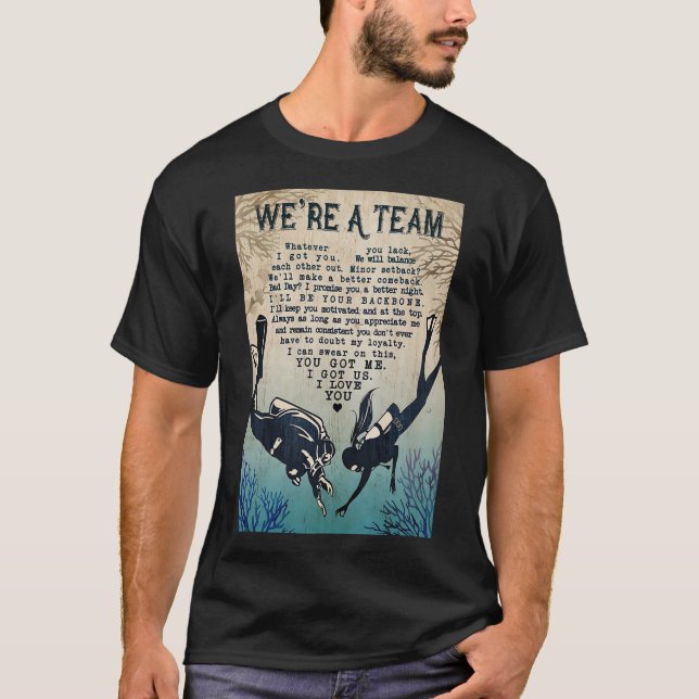 Camiseta Mergulho Scuba - We&x27;re Um T-Shirt Clássico da  (Frente)
