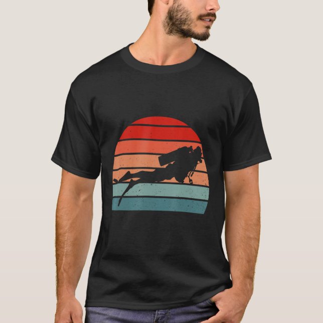 Camiseta Mergulho Vintage Scuba Merging Retro Dive Diver (Frente)