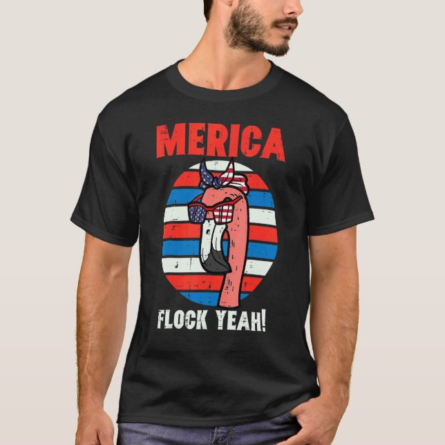 Camiseta Merica Flock Sim Flamingo U Flag Retroativo 4 de j (Frente)
