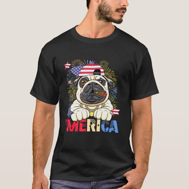 Camiseta Merica Pug USA Flag Boné Fireworks 4 De Julho Patr (Frente)