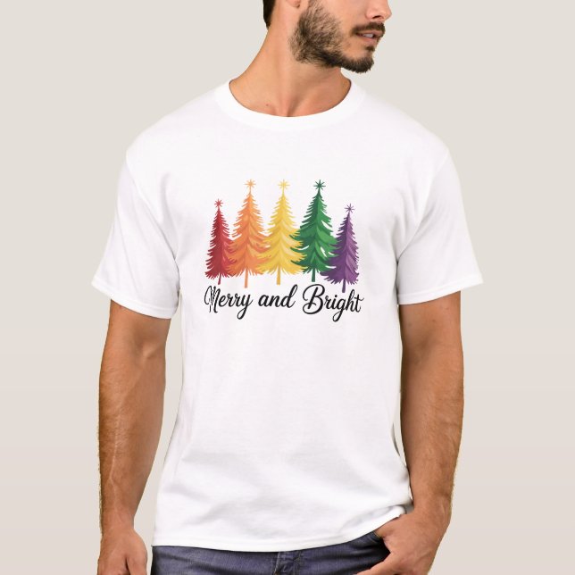 Camiseta Merry And Bright Rainbow Christmas Tree Gay LGBTQ  (Frente)