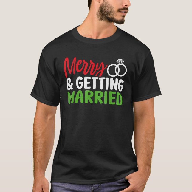 Camiseta Merry and Getting Married Couples Christmas Pjs Pa (Frente)