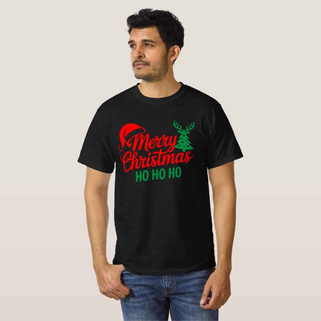Camiseta Merry Christmas Ho Ho – Festive Holiday Typography (Frente Completa)