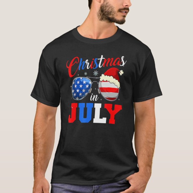 Camiseta Merry Christmas In July Santa Hat Sunglasses Xmas  (Frente)