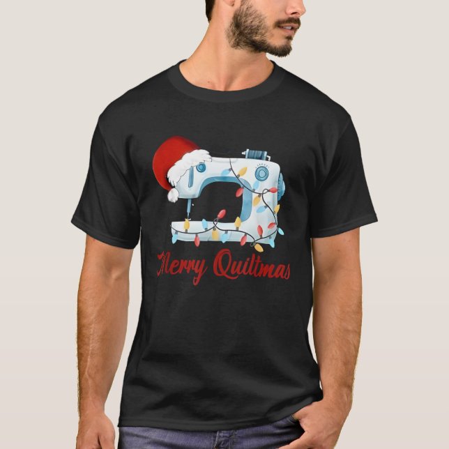Camiseta Merry Quiltmas Knitting Sewing Santa Christmas Qui (Frente)
