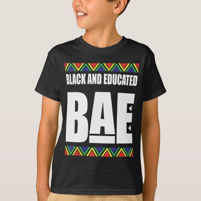 Camiseta Mês da história negra e educada (Frente)