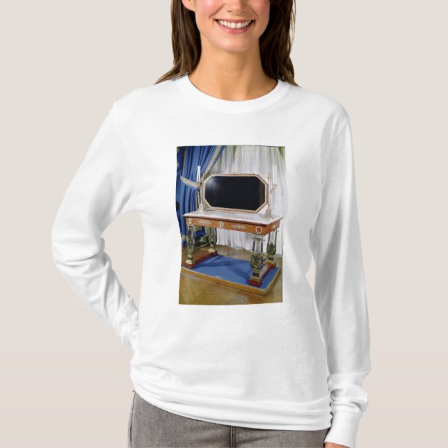Camiseta Mesa de molho que pertence à imperatriz Josephine (Frente)