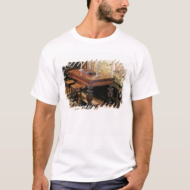 Camiseta Mesa e cadeiras, conhecidas como o (Frente)