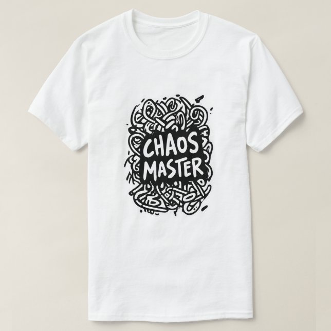 Camiseta Mestre do Caos – Design Multitarefa (Frente do Design)