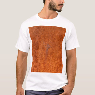 Camiseta Metais maleados: textura vermelha alaranjada.