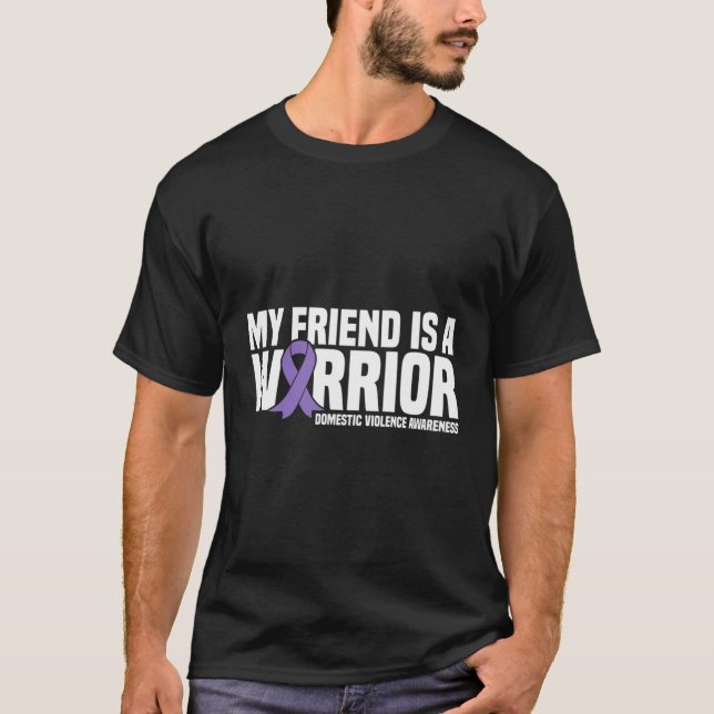 Camiseta Meu Amigo É Um Guerreiro Que Conhece A Violência D (Frente)