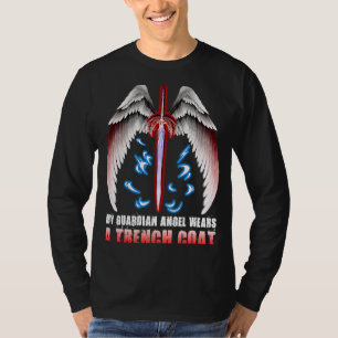 Camiseta Meu Anjo Guardião Veste um Casaco de Trincheira