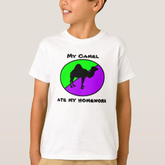 Camiseta Meu camelo comeu meus trabalhos de casa
