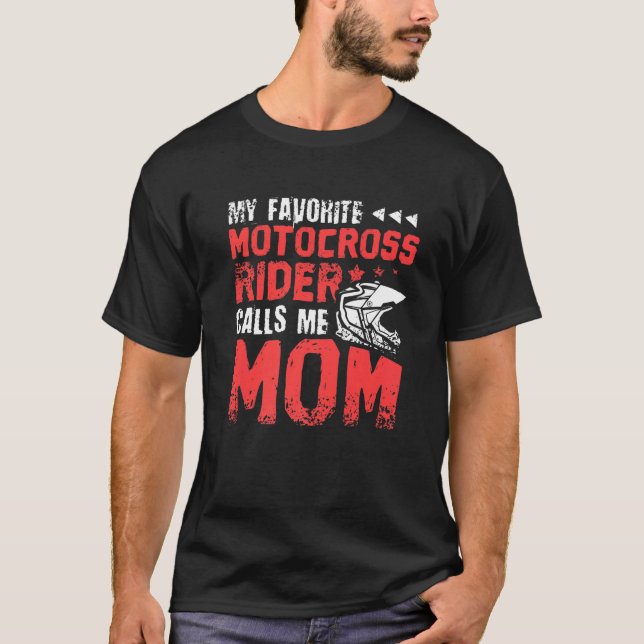Camiseta Meu Cavaleiro Motocross Favorito Me Chama Mãe Moto (Frente)