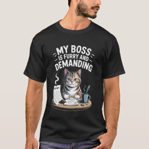 Camiseta Meu chefe é peludo e exigente amante de gatos