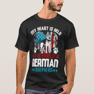 Camiseta Meu Coração É Segurado Pelas Patinhas De Um Pastor