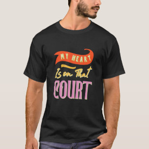 Camiseta Meu Coração Está Na Equipe De Voleibol Da Corte