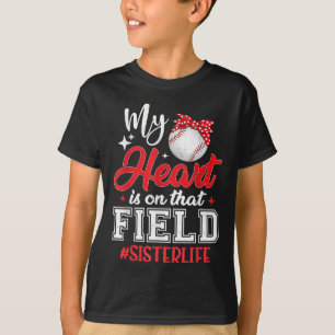 Camiseta Meu Coração Está Naquela Irmã De Baseball De Campo