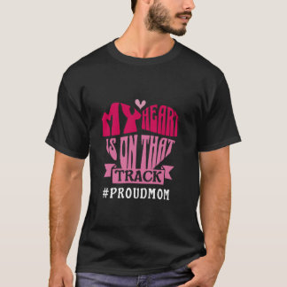 Camiseta Meu Coração Está Naquela Pista Mãe Pista e Campo M
